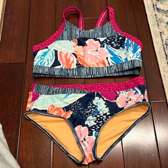 Athleta Girls Floral Navy Pink Two-Piece Swim Set with Shorts - Picture 4 of 8